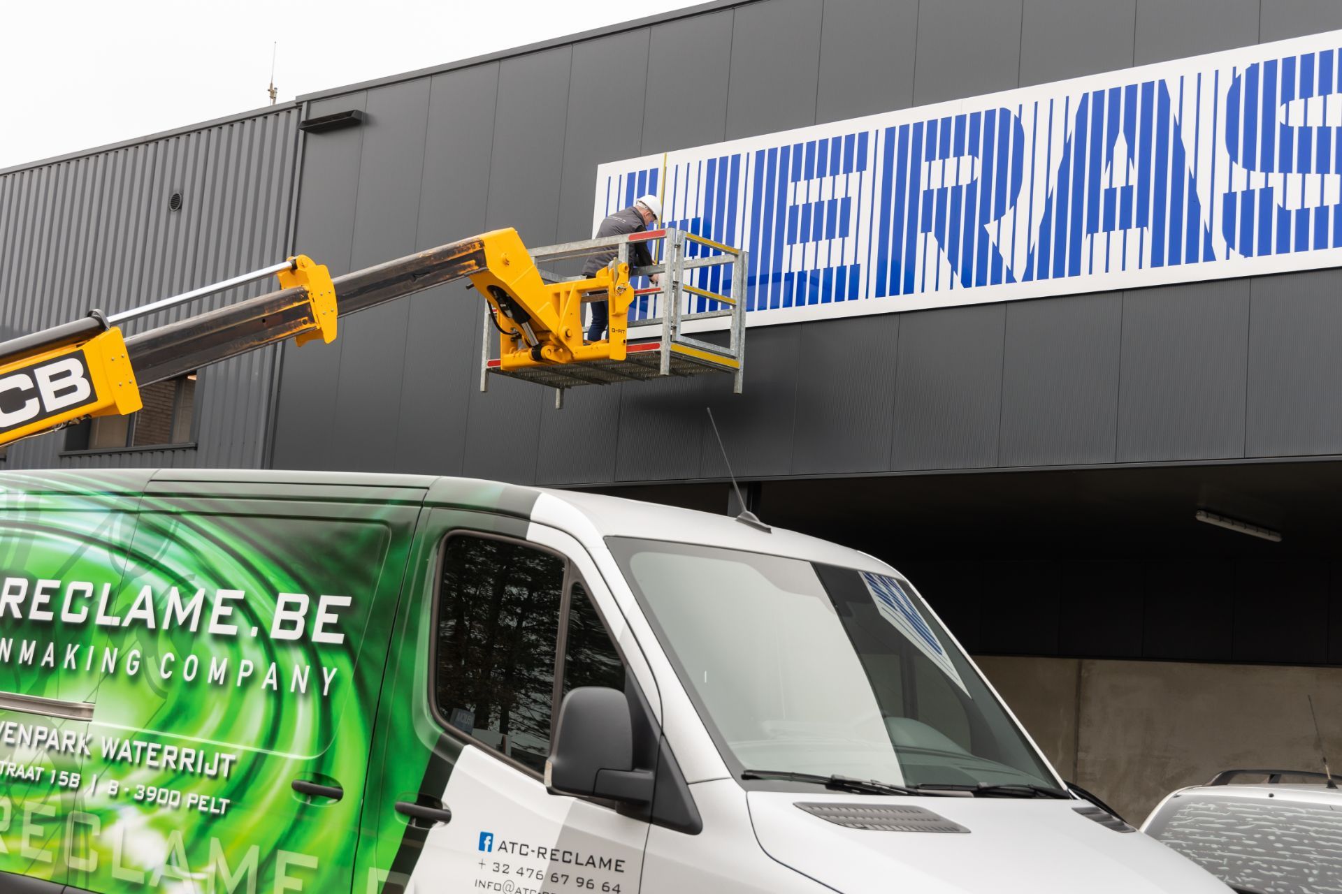 Ontwerp plaatsing reclameproject montage
